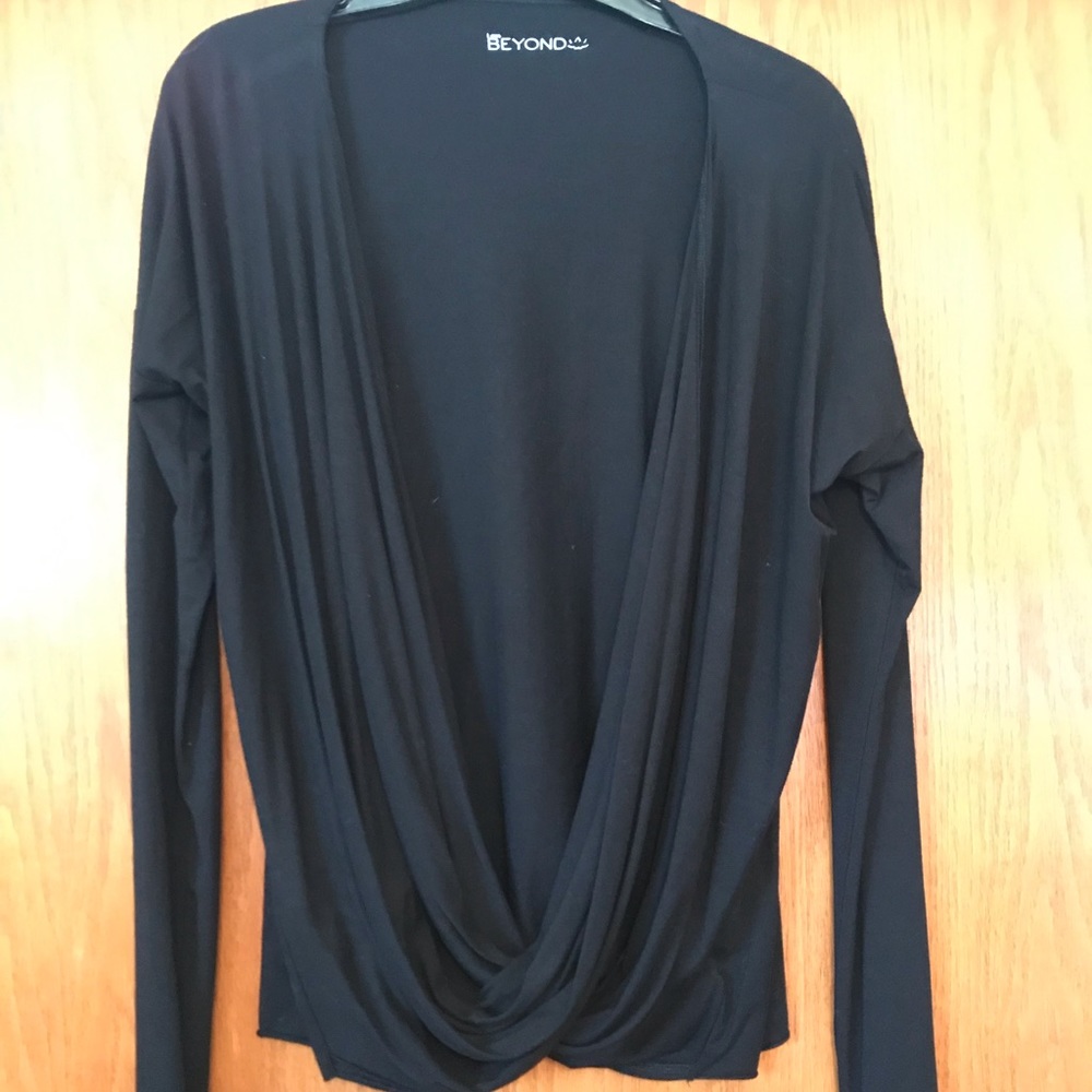 Beyond Yoga pullover